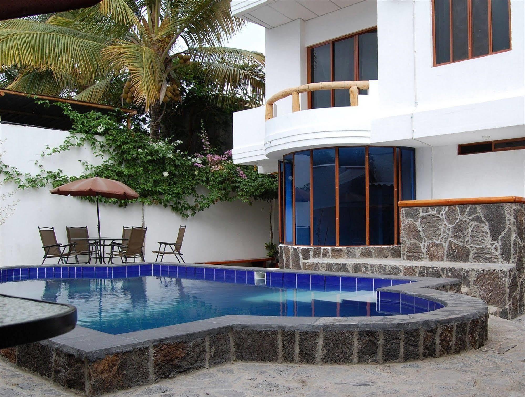 Galapagos Islands Hotel Puerto Ayora  Exteriör bild