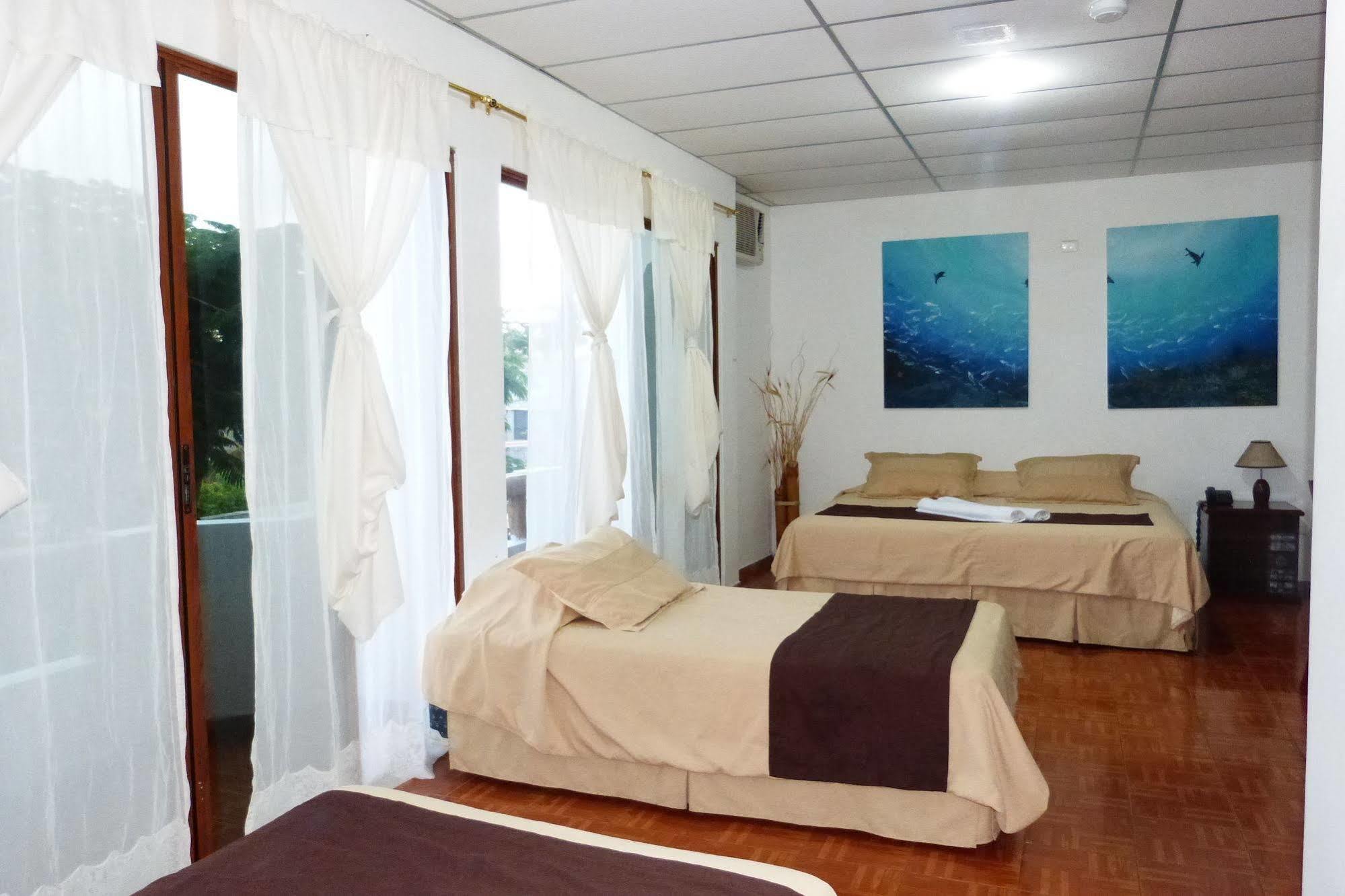 Galapagos Islands Hotel Puerto Ayora  Exteriör bild